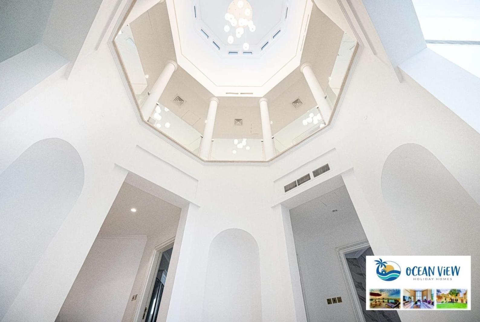 فيلة Beachfront Luxury 5 Bedroom And 1 Maids Room, Private Pool And Direct Access, Palm Jumeirah دبي